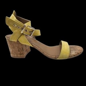 Arturo Chiang Block Heel Ankle Strap Sandals Size 9M Yellow Suede
